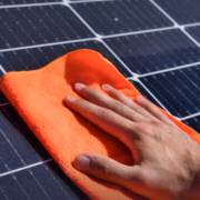 Como se lava placa solar?